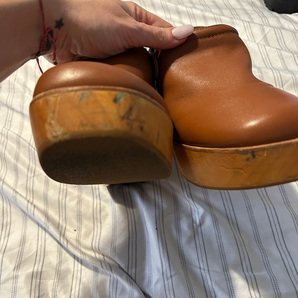 Charlotte Stone size 9 tan clogs style, Bonnie - Picture 3 of 7